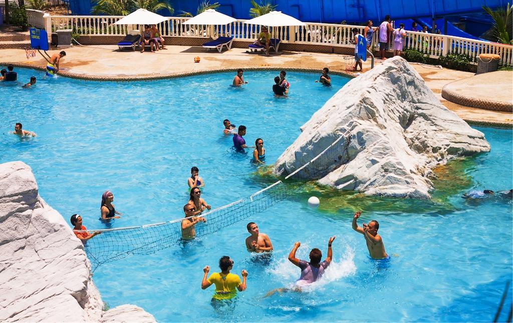 Whiterock Beach Hotel And Waterpark Subic Bay Bagian luar foto